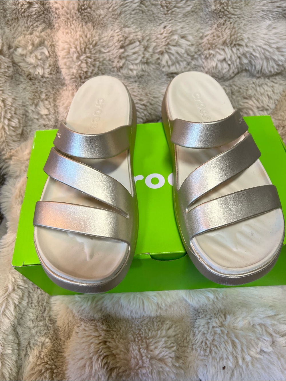 CROCS Women's Metallic Strappy  Sandals Size 11